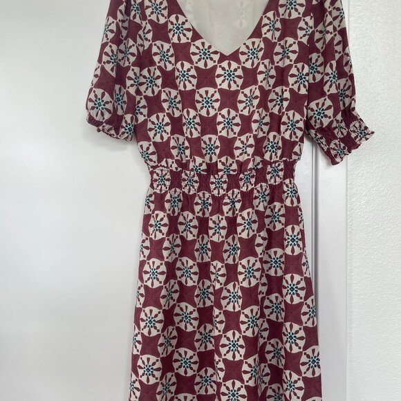 Octavia‎ V-Neck, Short-Sleeve Geometric Print Dress in Burgundy, White, Blue, S - Picture 1 of 6